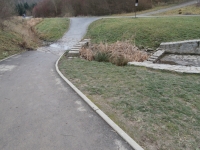 Ov�em ty cesty jsou m�sty i tak luxusn� jako tenhle brod