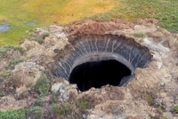 Kráter na poloostrově Jamal, Sibiř, Rusko