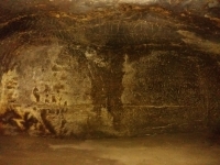 Hrad Houska - Stěna v severozápadnější podzemní místnosti