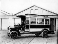 První omnibus pražské hromadné dopravy - autobus Laurin & Klement, 1908