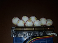 Knoflky s psadou uranu