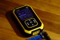 Dozimetr FNIRSI, na dispeji je vid�t p�vodn� software